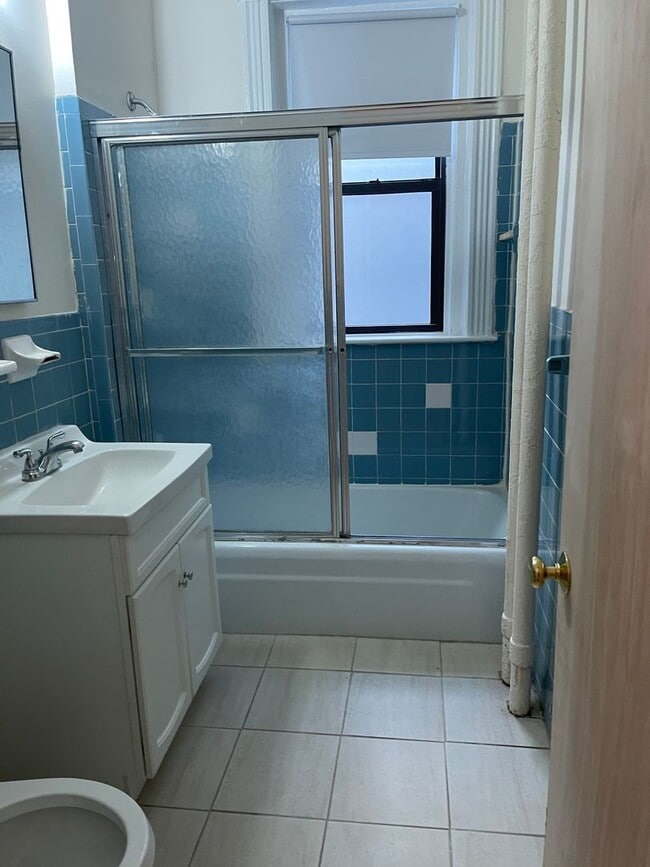 Building Photo - PACKARDS CORNER STUDIO WITH ALCOVE, Great ...