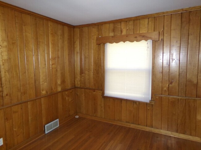 Building Photo - West Salem location