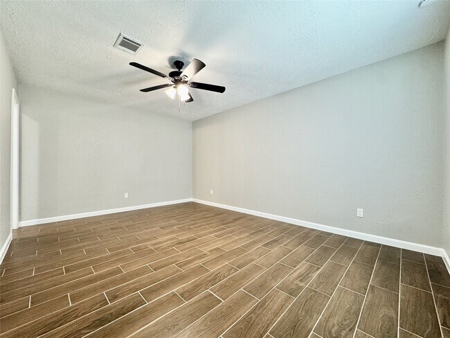 Building Photo - 15218 Falcon Ridge Dr