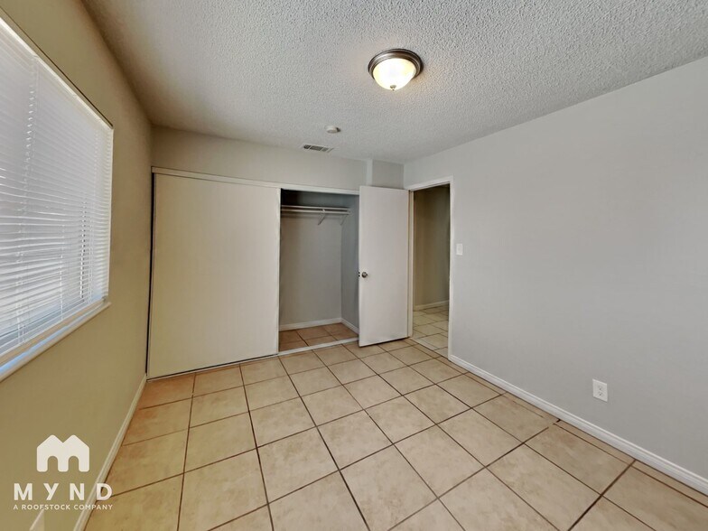 Building Photo - 2001 Verdinal Dr