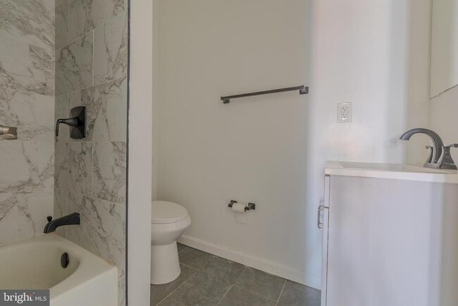 Building Photo - 5512 Locust St