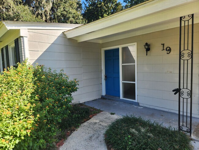 Building Photo - 19 Hughes Ave