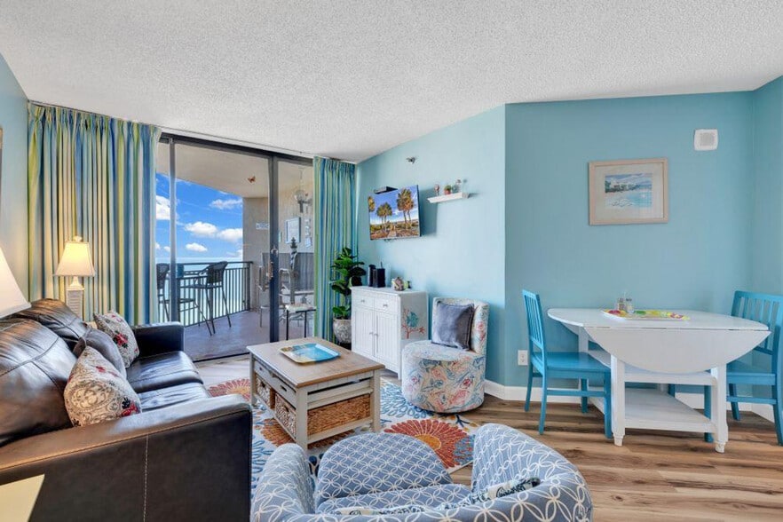 Primary Photo - 5556 N Ocean Blvd