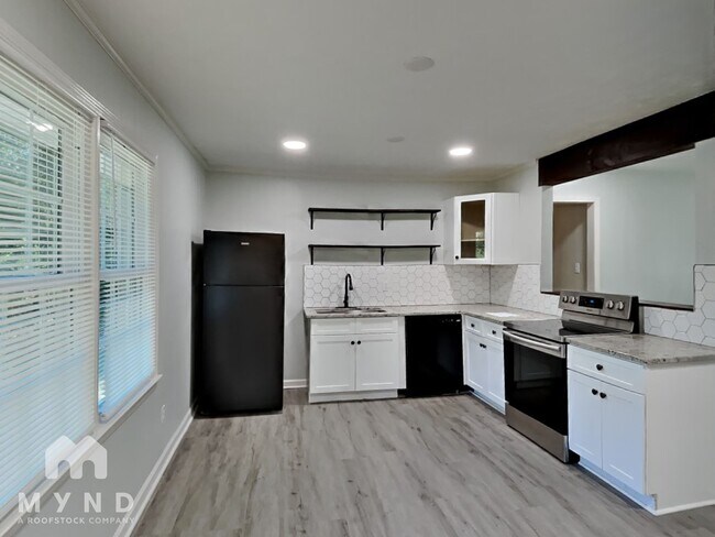 Building Photo - 944 Scoggins Rd