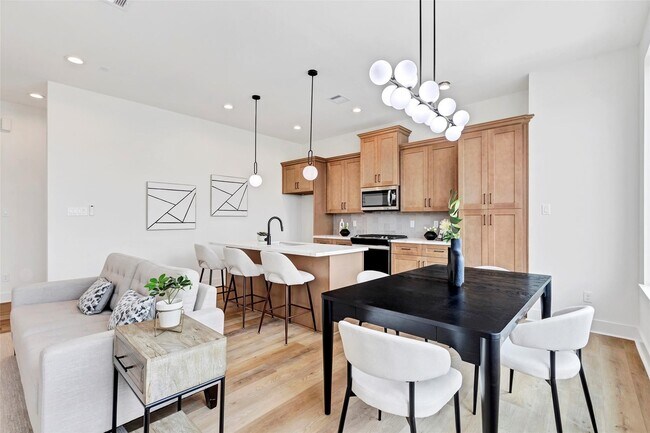 Building Photo - 4703 Oats St