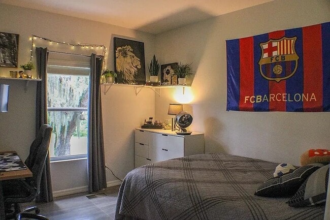 Building Photo - 2341 Betsy Ross Ln