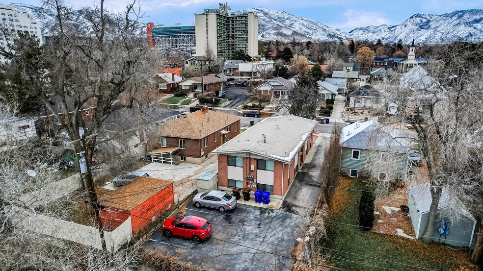 Aerial - 554 S Douglas St