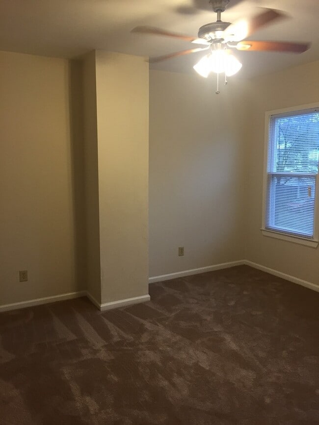 Building Photo - 1336 W 38th St