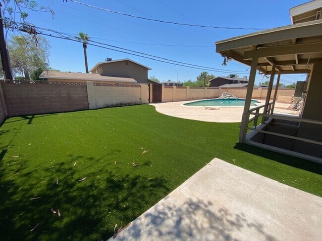 Building Photo - Great home in best ASU student neighborhood around campus