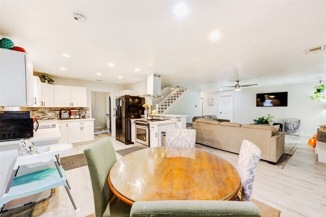 Building Photo - 6622 Rockergate Dr