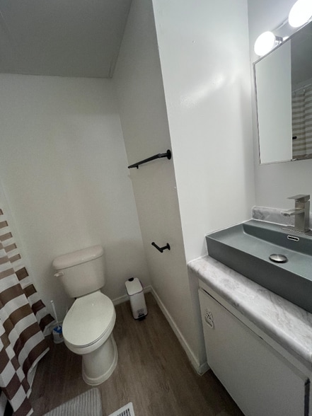 Building Photo - 920 N 9th St Rd