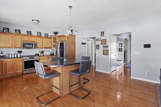 Building Photo - 2950 E Stone Creek Blvd