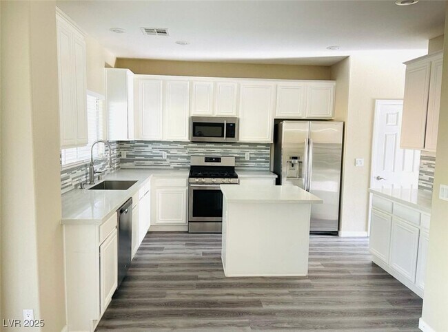 Building Photo - 581 Caribbean Palm Dr