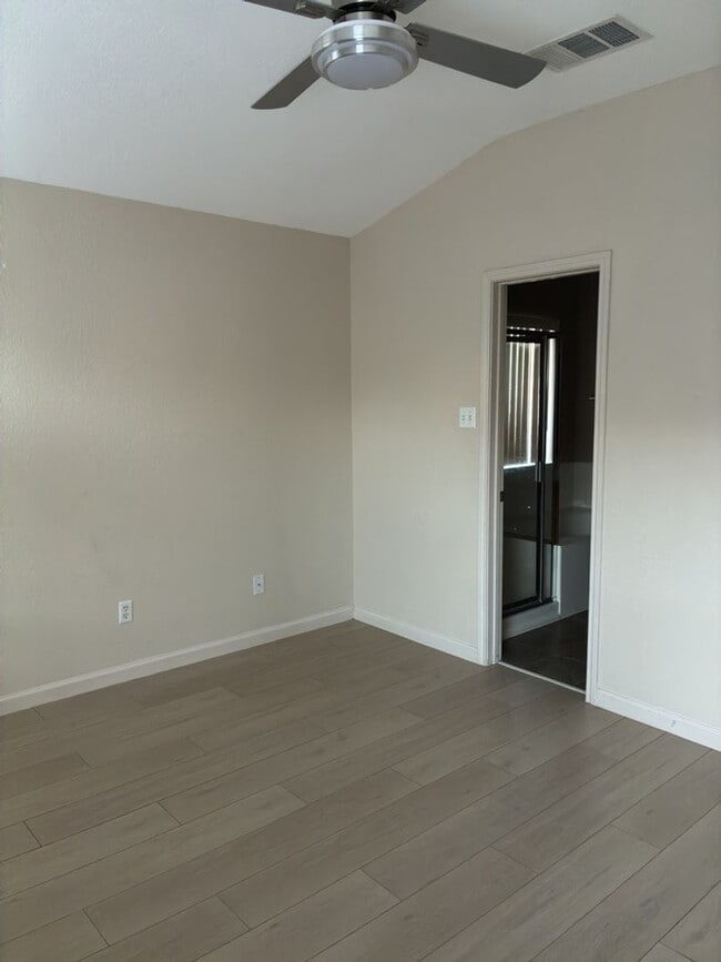 Building Photo - Charming 3BR 2BA w/ Attached Garage • Covered Patio in Pflugerville