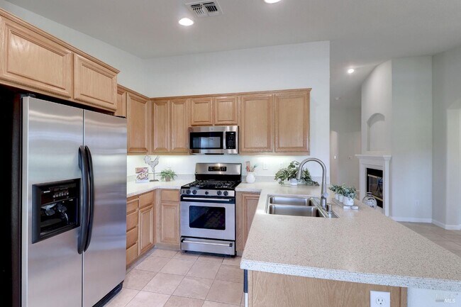 Building Photo - 359 Glenn Lakes Dr