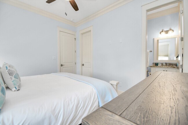 Building Photo - 3803 Neptune