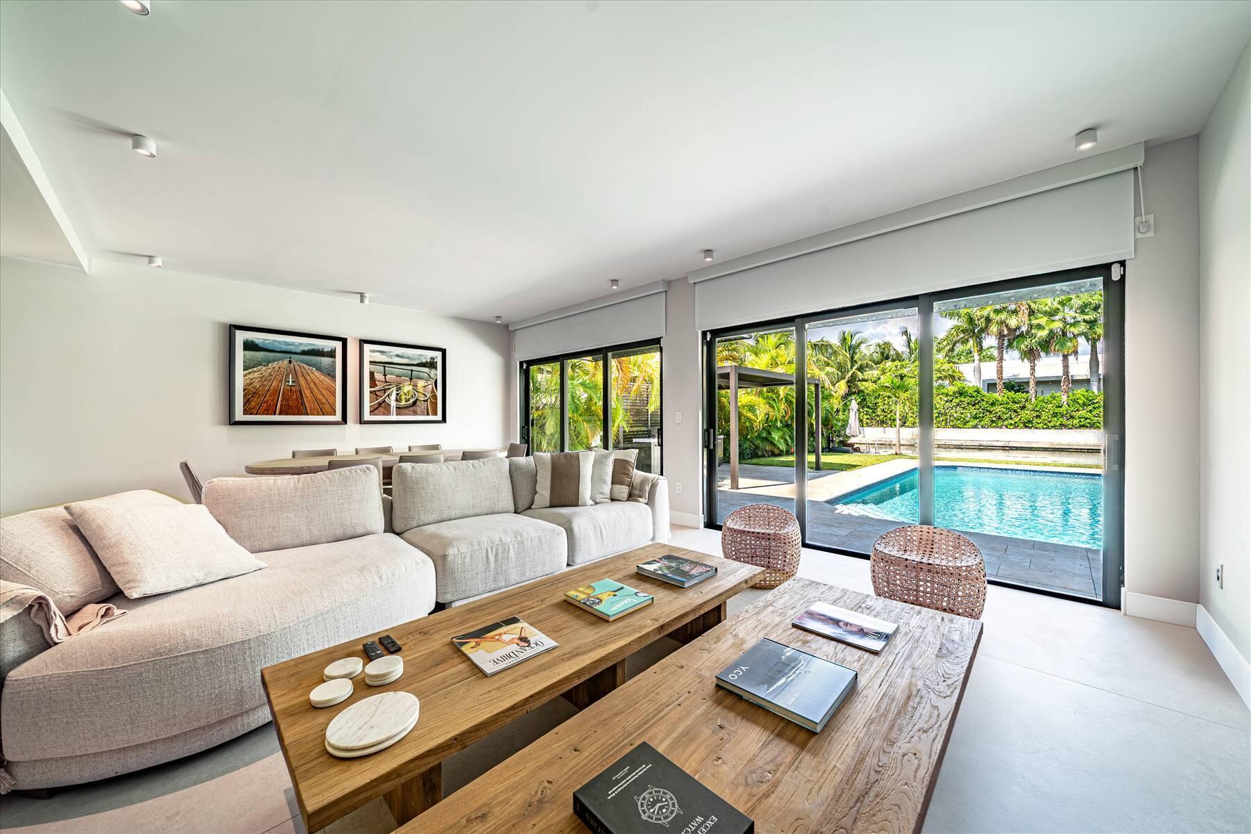 Building Photo - 7610 Bayside Ln