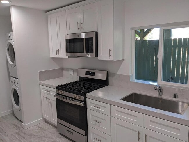 Building Photo - 4163 1/2 Marian Street Unit