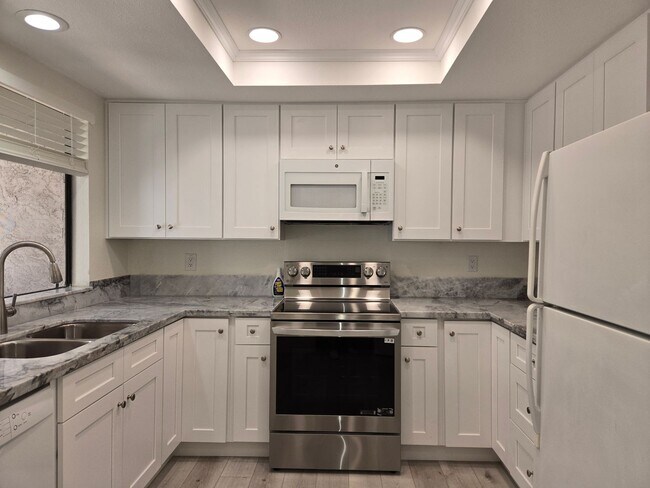 Building Photo - 1532 Granite Hills Dr