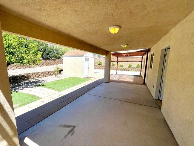 Building Photo - Inviting 3 Bedroom Home with RV Parking an...