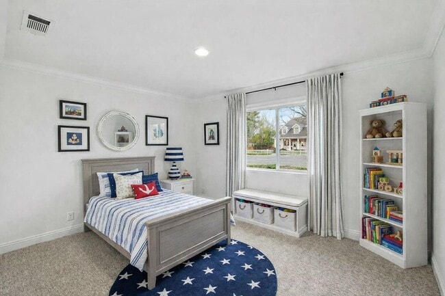 Building Photo - 399 Verona Ave