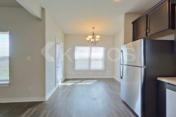 Building Photo - 26186 Valley Ridge Rd