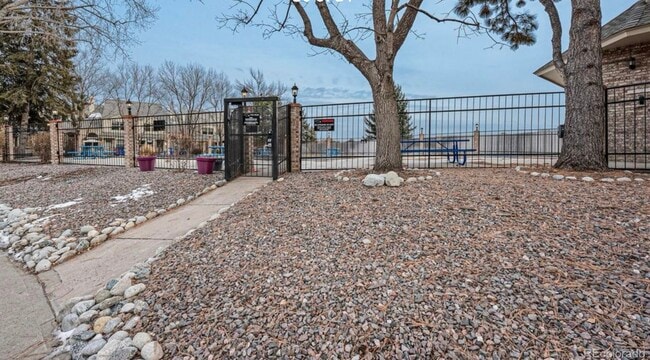 Building Photo - 7542 S Cove Cir