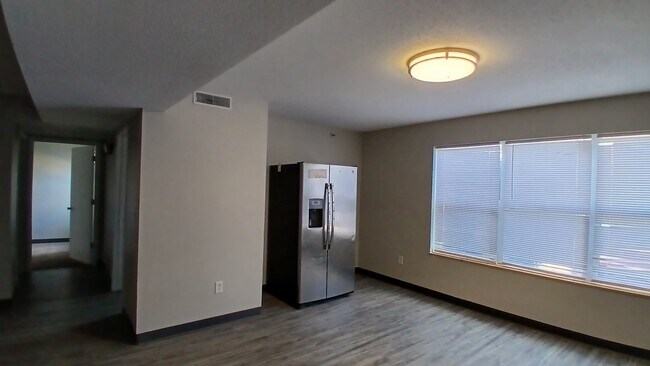 Building Photo - 60 Miller Ave SW