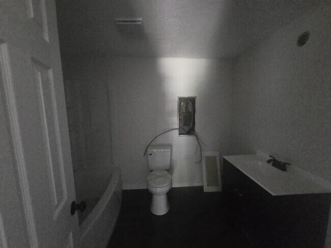 Building Photo - 2619 W Black Creek Rd