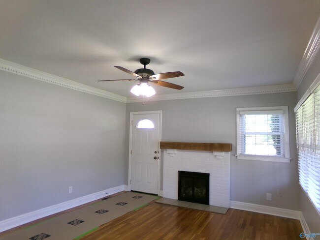 Building Photo - 409 Marsheutz Ave SW