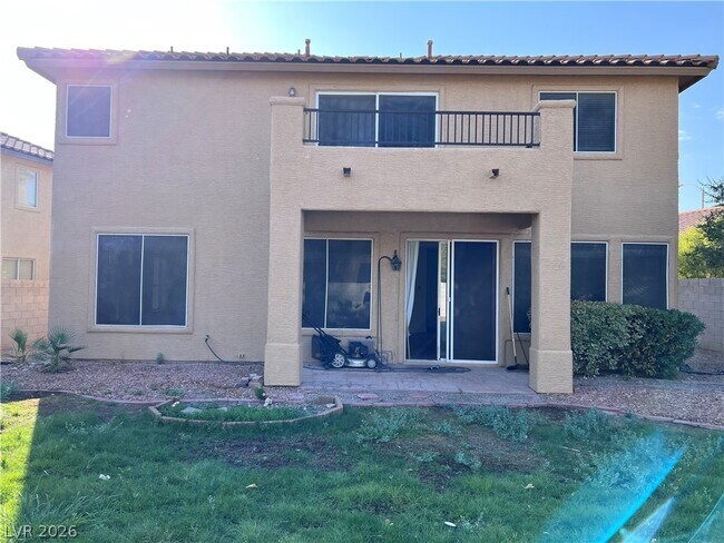 Building Photo - 3031 Scenic Valley Way