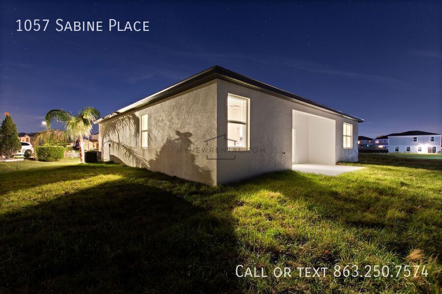 Building Photo - 1057 Sabine Pl
