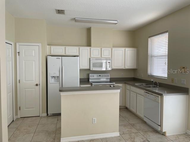 Building Photo - 12740 Langstaff Dr