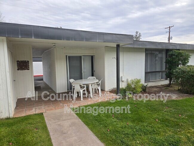 Building Photo - 3308 E Camelback Rd