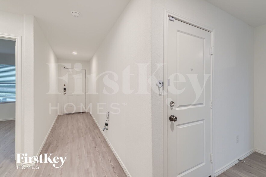 Building Photo - 3945 Far Horizon