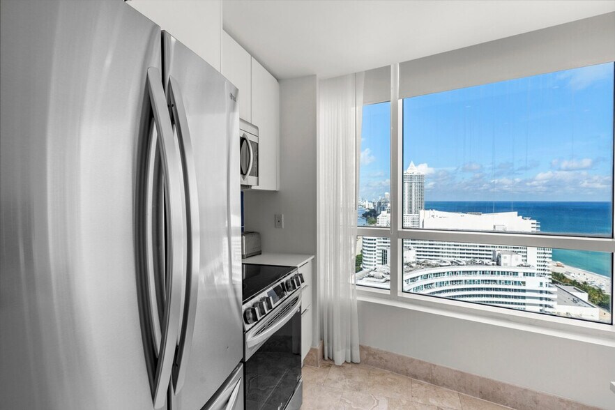 Building Photo - 4343 Collins Ave