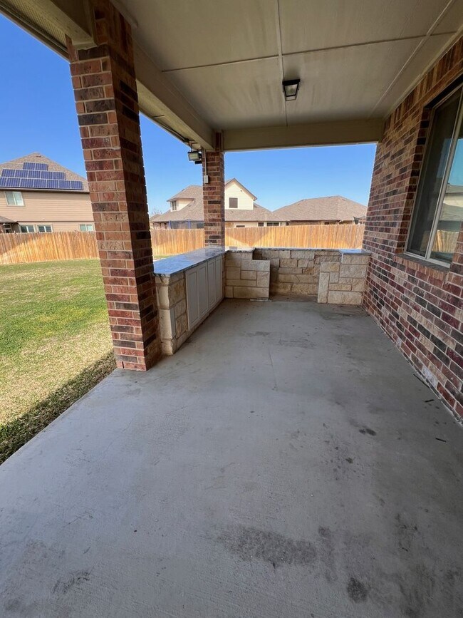 Building Photo - Spacious 5-Bedroom Harker Heights Home with 3 Living Areas & 3-Car Garage