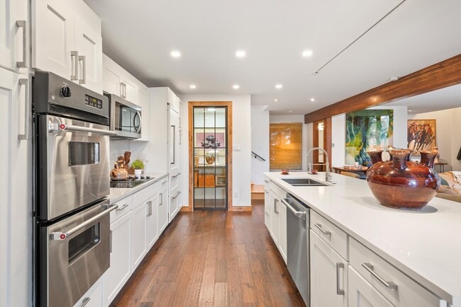 Building Photo - 382 Meadow Ranch Rd