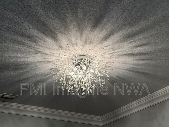 Building Photo - 88 E Cydnee St