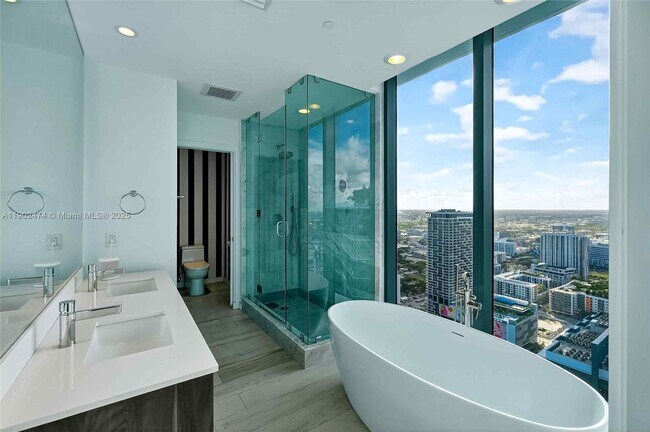 Building Photo - 480 NE 31st St