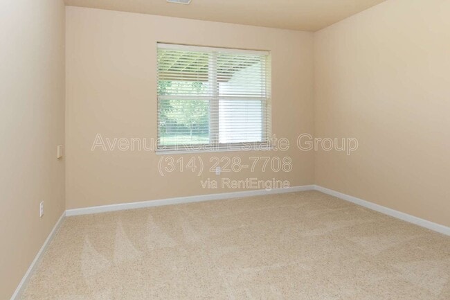 Building Photo - 8947 Hilltop Manor Dr