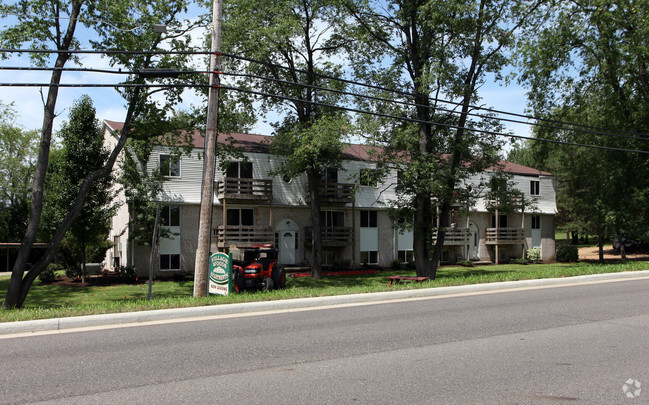 Village Woods Apartments - 7253 Hills & Dales, Massillon