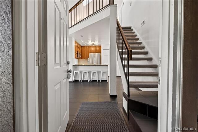 Building Photo - 826 S Vance St