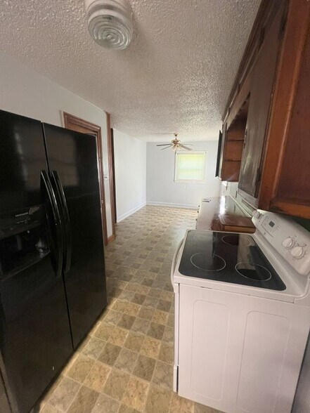 Building Photo - 4493 Ogburn Ave