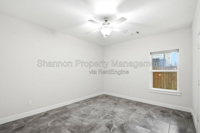 Building Photo - 849 Fisher St