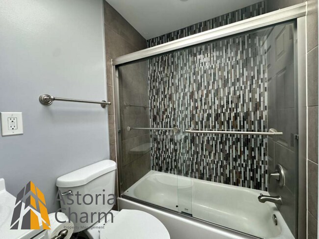 Building Photo - Spacious 3BR/2BA Home with Finished Baseme...