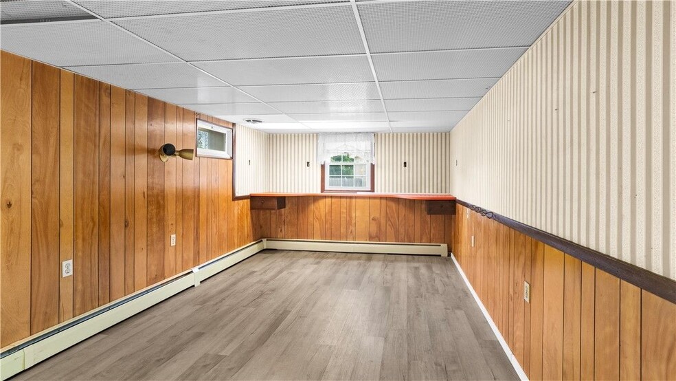 Building Photo - 16 Ingraham St