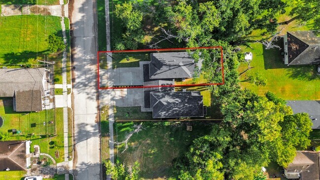 Building Photo - 7907 Dandy St