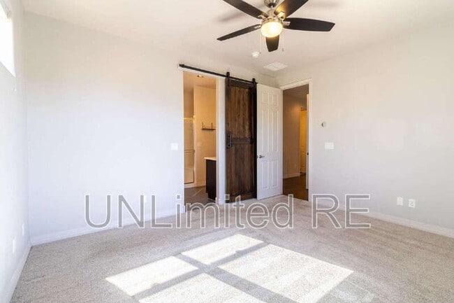 Building Photo - 2513 W Pollo Cir