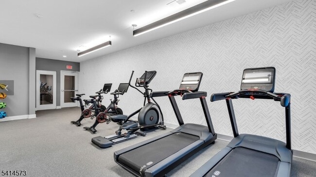 Building Photo - 47 Kossuth St